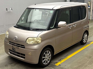 DAIHATSU TANTO 2010