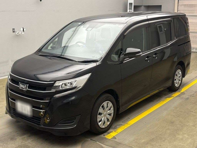 TOYOTA NOAH 2020