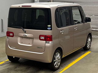 DAIHATSU TANTO 2010