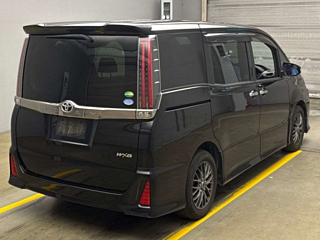 TOYOTA NOAH 2018