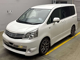 TOYOTA NOAH 2012