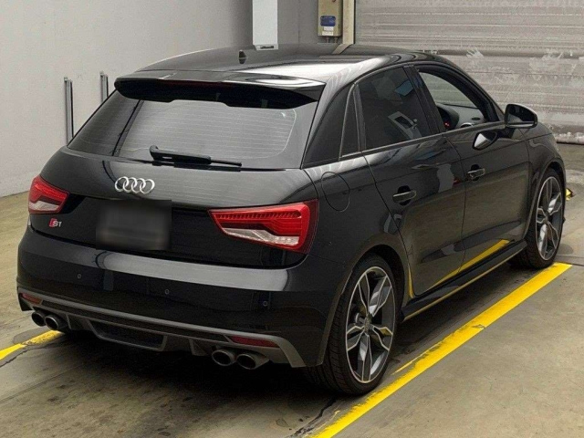 AUDI S1 2016