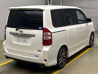 TOYOTA NOAH 2012