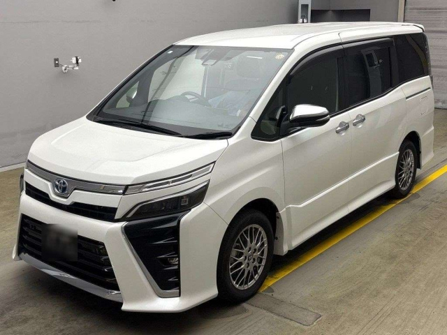 TOYOTA VOXY 2021