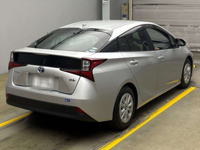 TOYOTA PRIUS 2021
