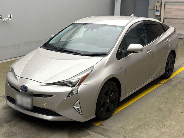 TOYOTA PRIUS 2017