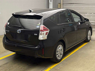 TOYOTA PRIUS ALPHA 2015