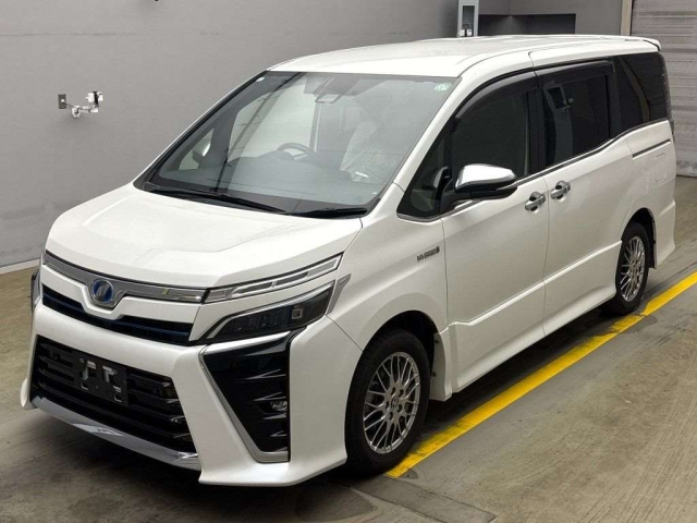 TOYOTA VOXY 2019