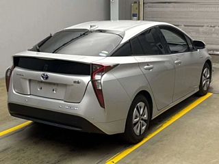 TOYOTA PRIUS 2018