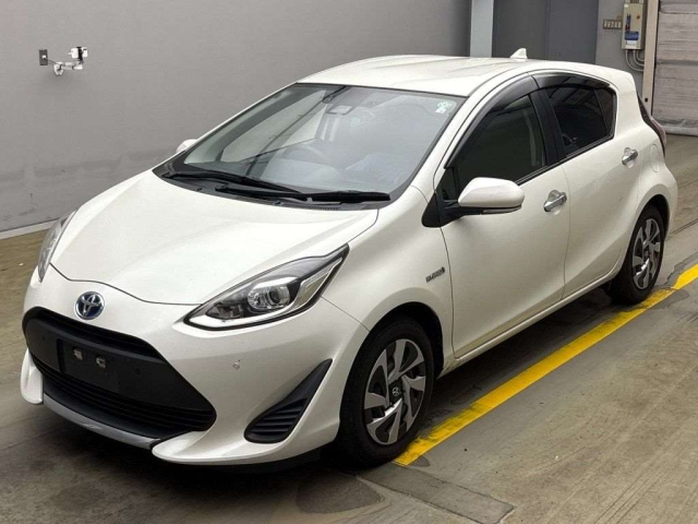 TOYOTA AQUA 2020