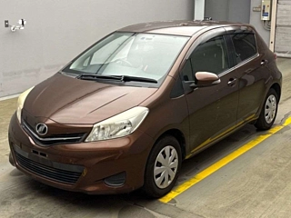 TOYOTA VITZ 2011