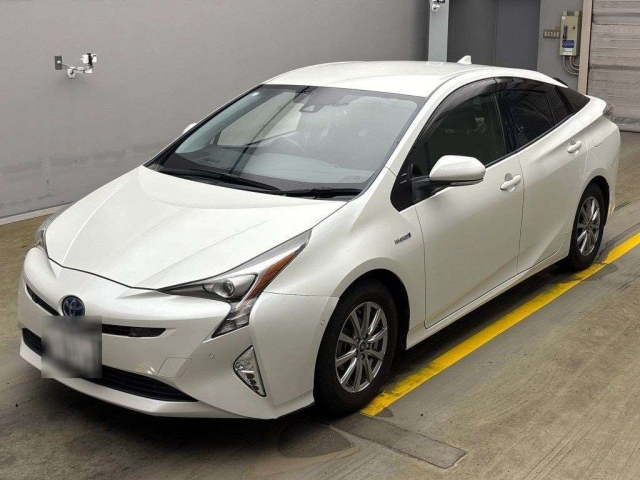 TOYOTA PRIUS 2016