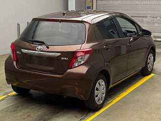 TOYOTA VITZ 2011
