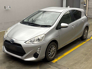TOYOTA AQUA 2015