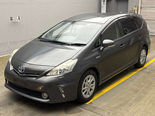 TOYOTA PRIUS ALPHA 2012