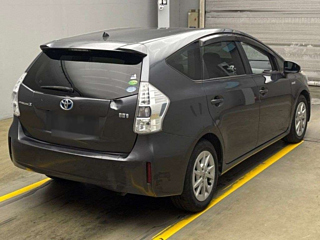 TOYOTA PRIUS ALPHA 2012