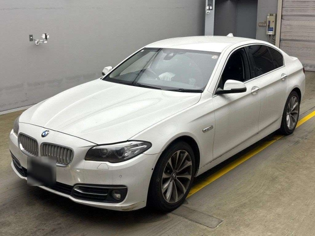 BMW 5 SERIES 2013