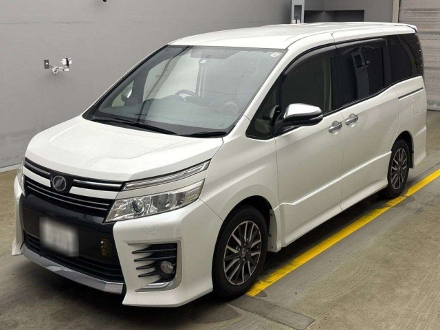 TOYOTA VOXY 2015