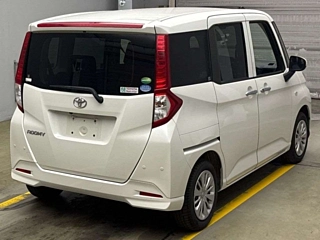 TOYOTA ROOMY 2019