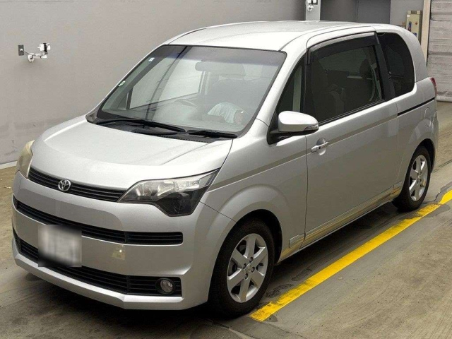 TOYOTA SPADE 2013