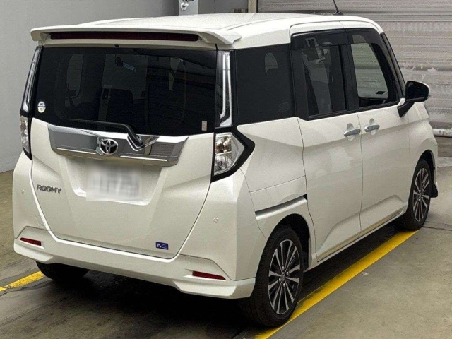 TOYOTA ROOMY 2023