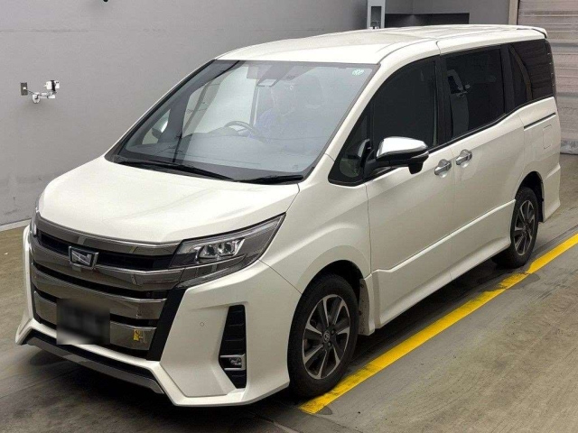 TOYOTA NOAH 2021
