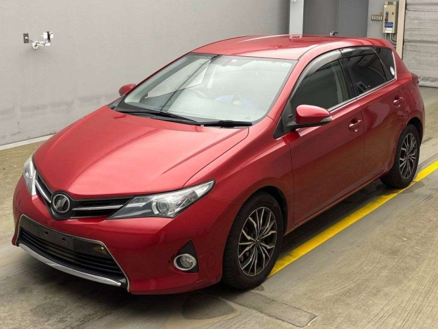 TOYOTA AURIS 2013