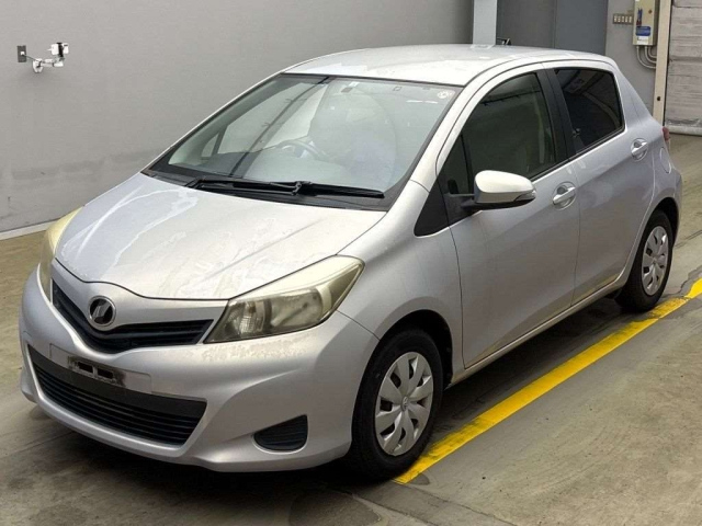 TOYOTA VITZ 2012