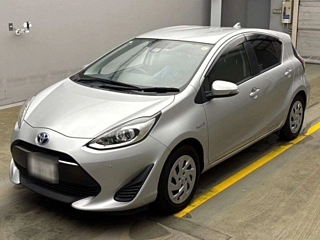 TOYOTA AQUA 2019