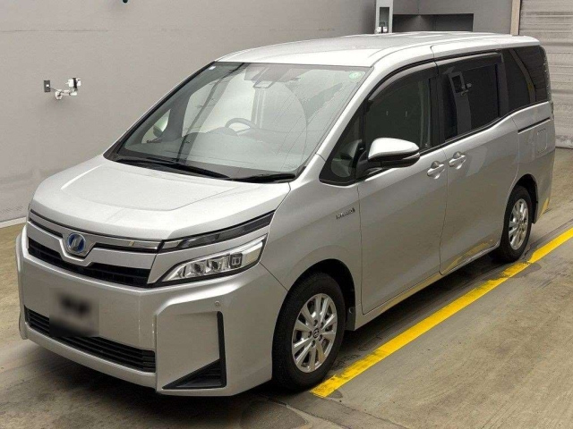 TOYOTA VOXY 2018