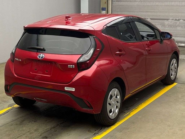 TOYOTA AQUA 2022