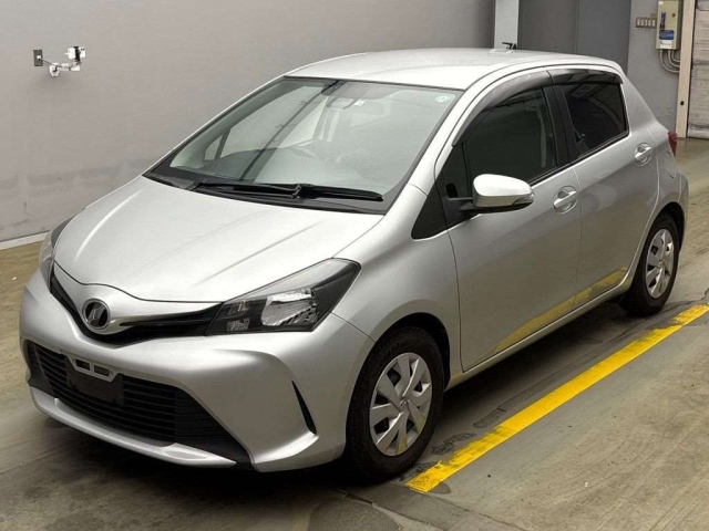 TOYOTA VITZ 2016