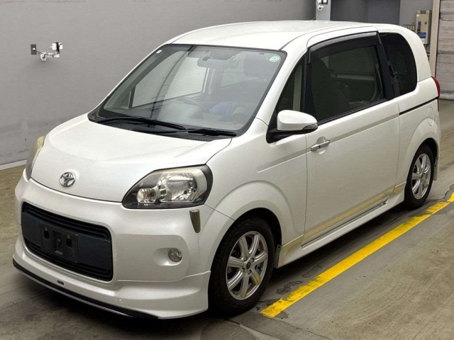 TOYOTA PORTE 2012