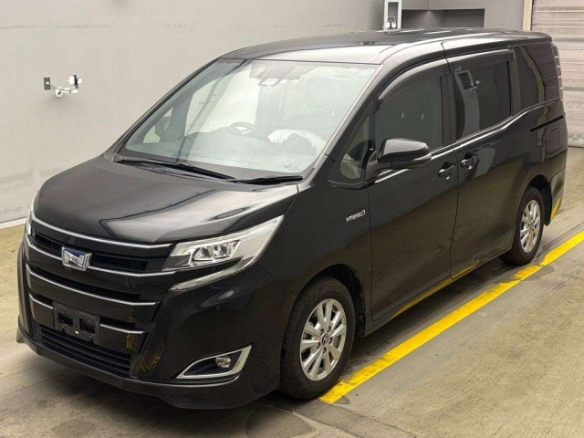 TOYOTA NOAH 2018