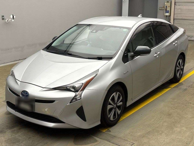 TOYOTA PRIUS 2016