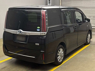 TOYOTA NOAH 2018