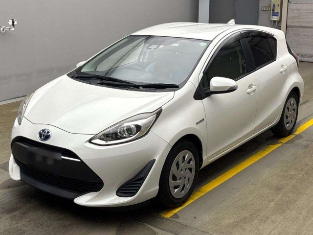 TOYOTA AQUA 2018