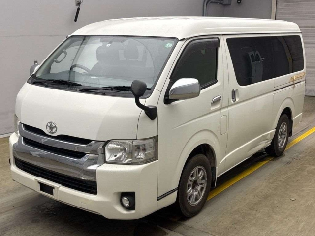 TOYOTA HIACE 2014