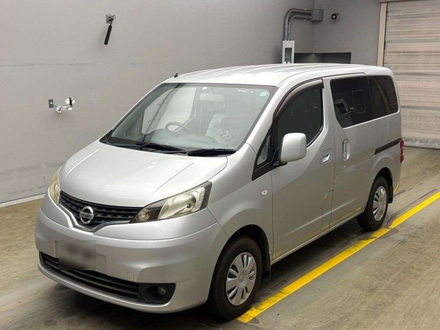 NISSAN NV200 2010