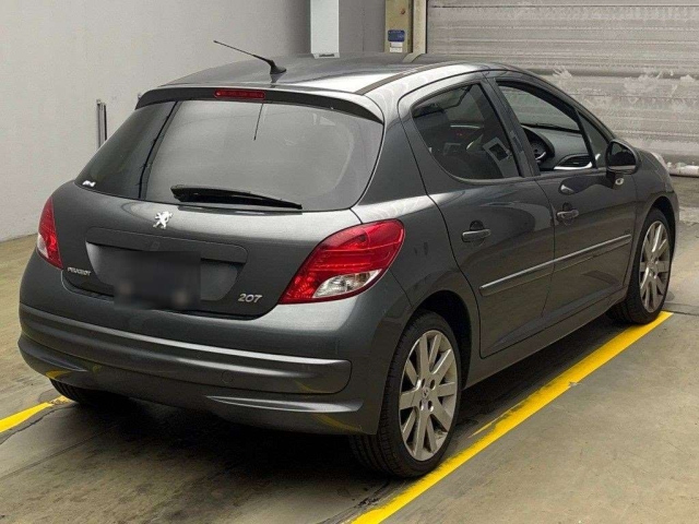 PEUGEOT 207 2012