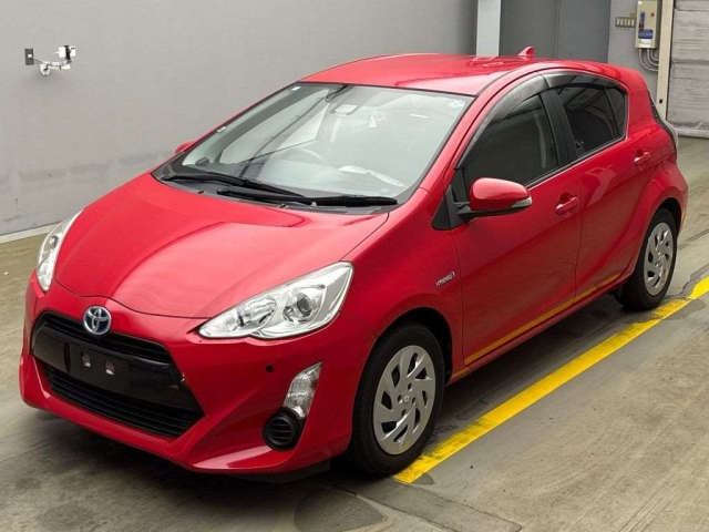 TOYOTA AQUA 2017