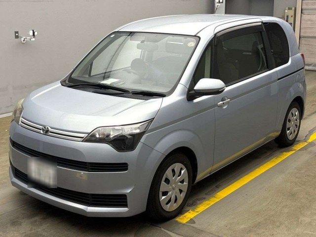 TOYOTA SPADE 2016