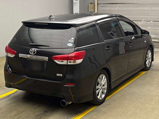 TOYOTA WISH 2011