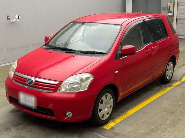 TOYOTA RAUM 2010