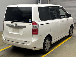 TOYOTA NOAH 2009