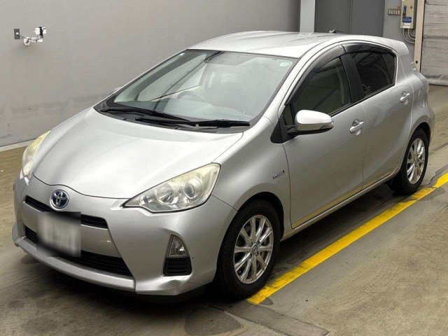 TOYOTA AQUA 2013