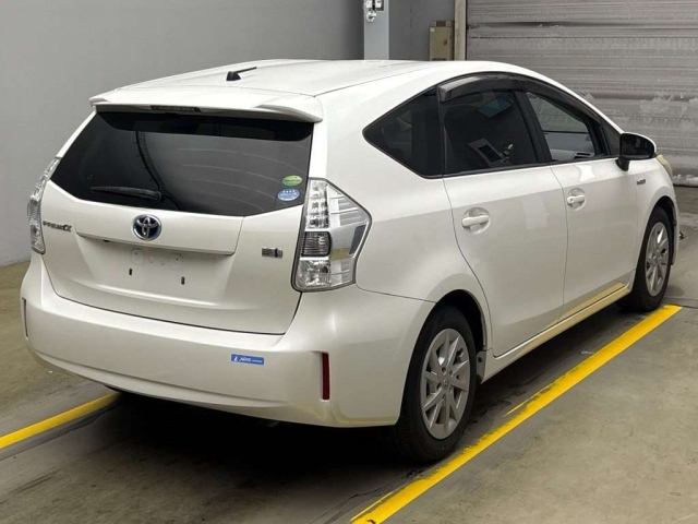 TOYOTA PRIUS ALPHA 2012