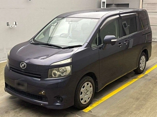 TOYOTA VOXY 2010