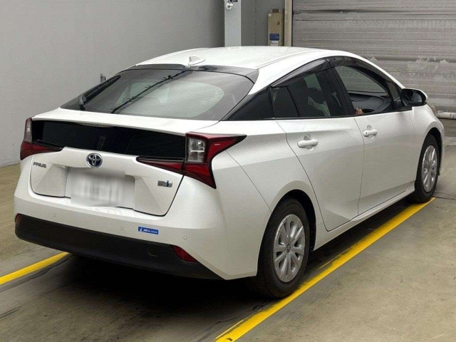 TOYOTA PRIUS 2021