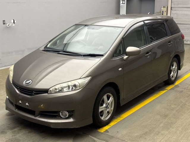 TOYOTA WISH 2010